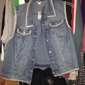 Jean Vest with Lace. 22/24W CATOS